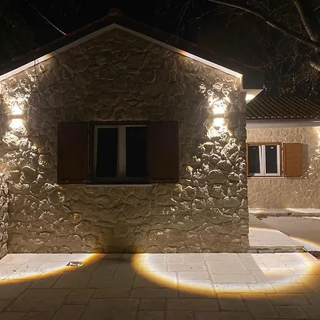 Villa Mirna, With Private Pool Near Sibenik *
